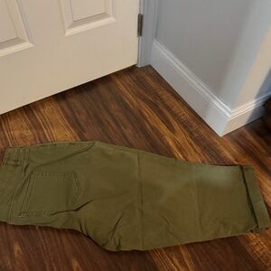 Green capri jeans